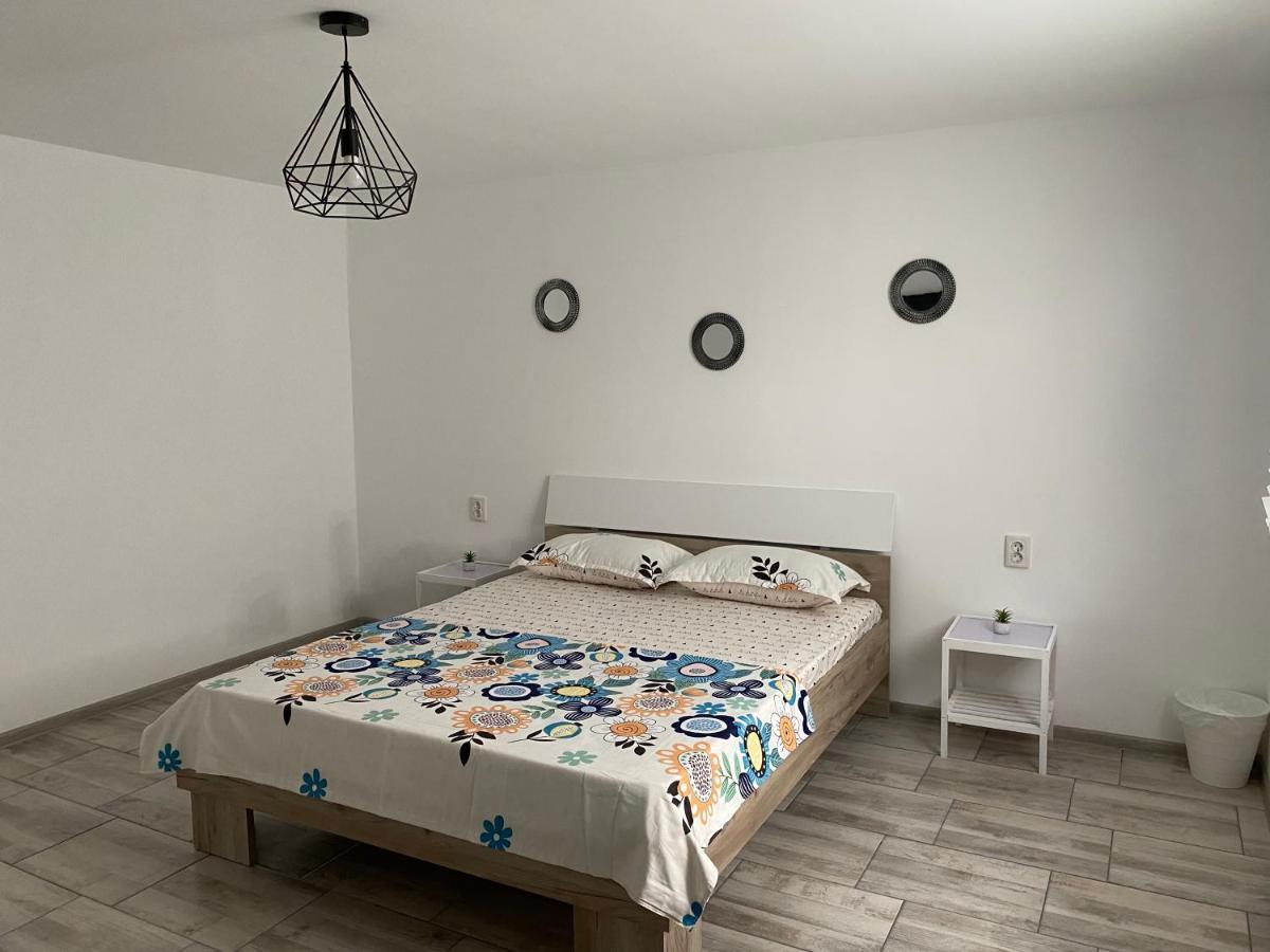 Camere De Inchiriat David Casa David Corbu Exterior foto
